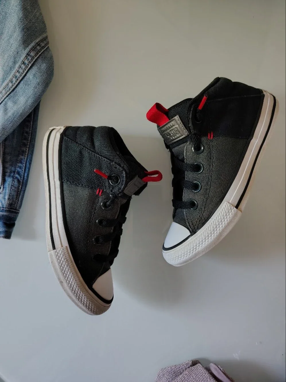 Converse Kids Black Mid-Top Sneakers size 13